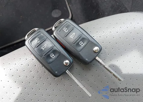 2013 Volkswagen Jetta Hybrid Sel z USA, uszkodzony, nr VIN 3VW637AJXDM230890